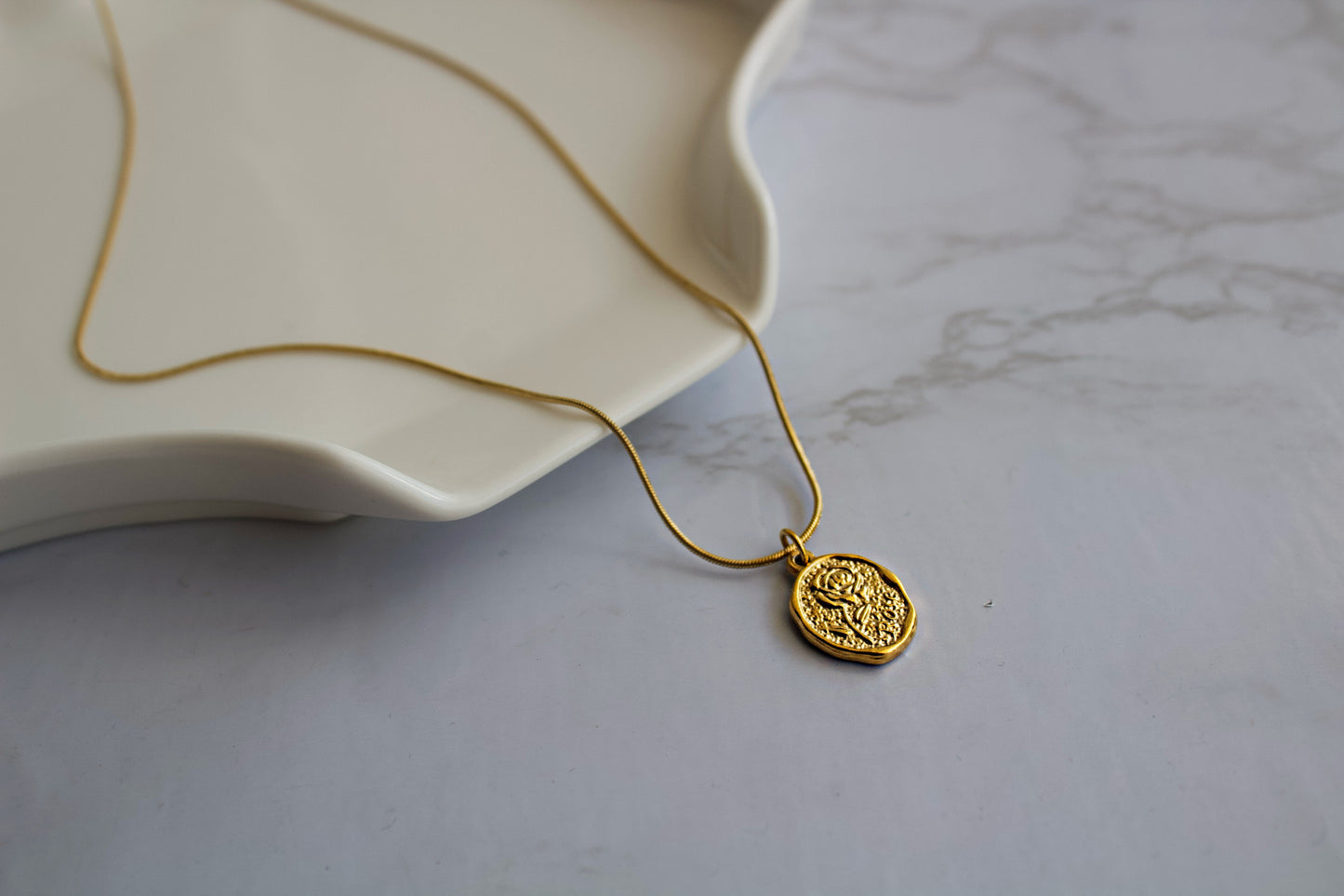 Oval Rose Pendant Necklace